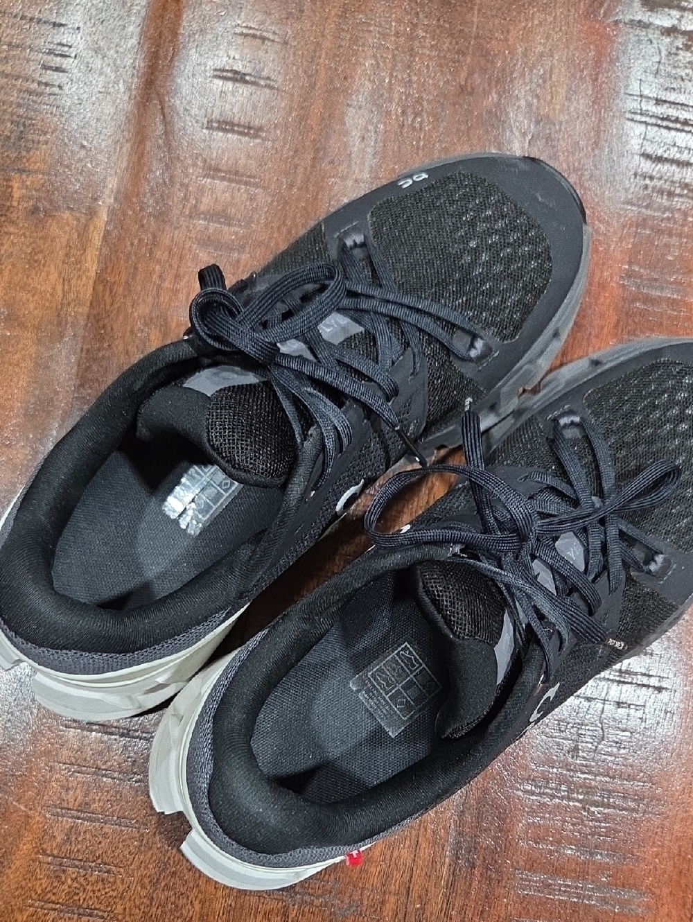 OC OnCloud Sneakers - Picture 5 of 7